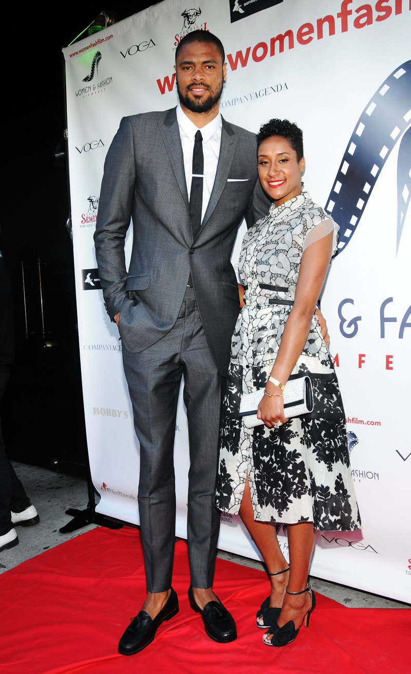 Illustration for article titled I Can't Stop Looking At This Picture Of Tyson Chandler's Tiny-Ass Legs